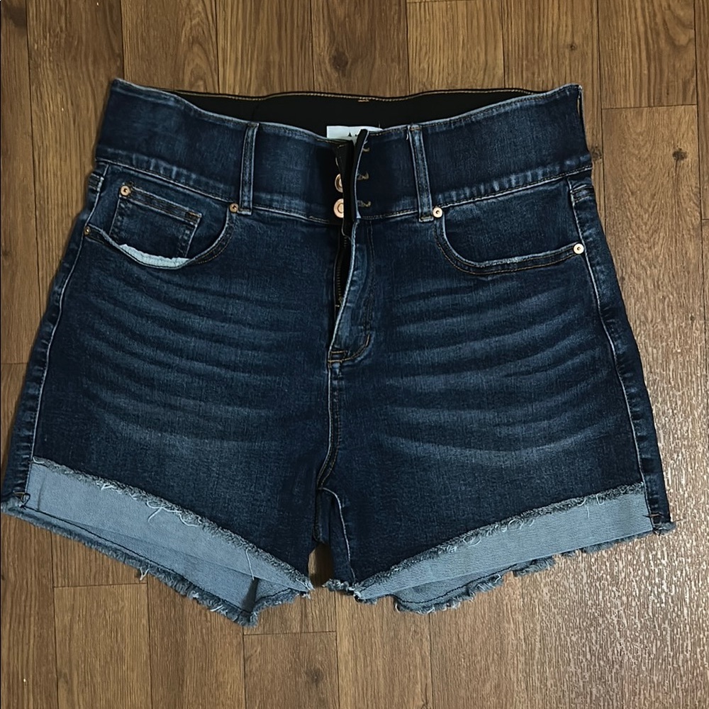 ARULA Blue Jean Shorts High-Waisted Rolled Hem